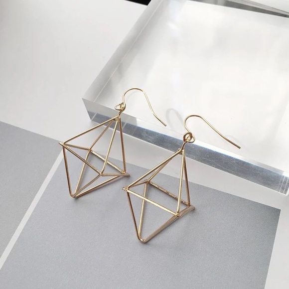 Beautiful Geometric Lantern Dangle Earrings - Picture 4 of 16